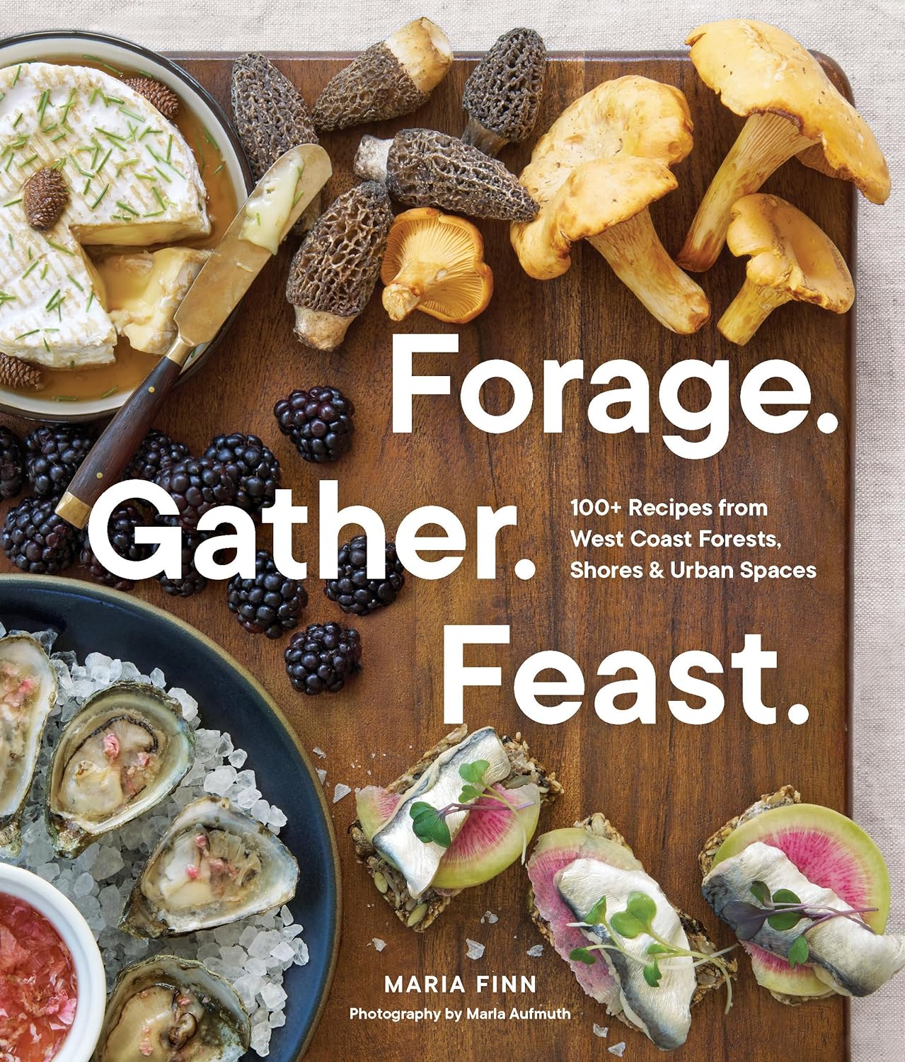 Book cover of Forage. Gather. Feast. by Maria Finn